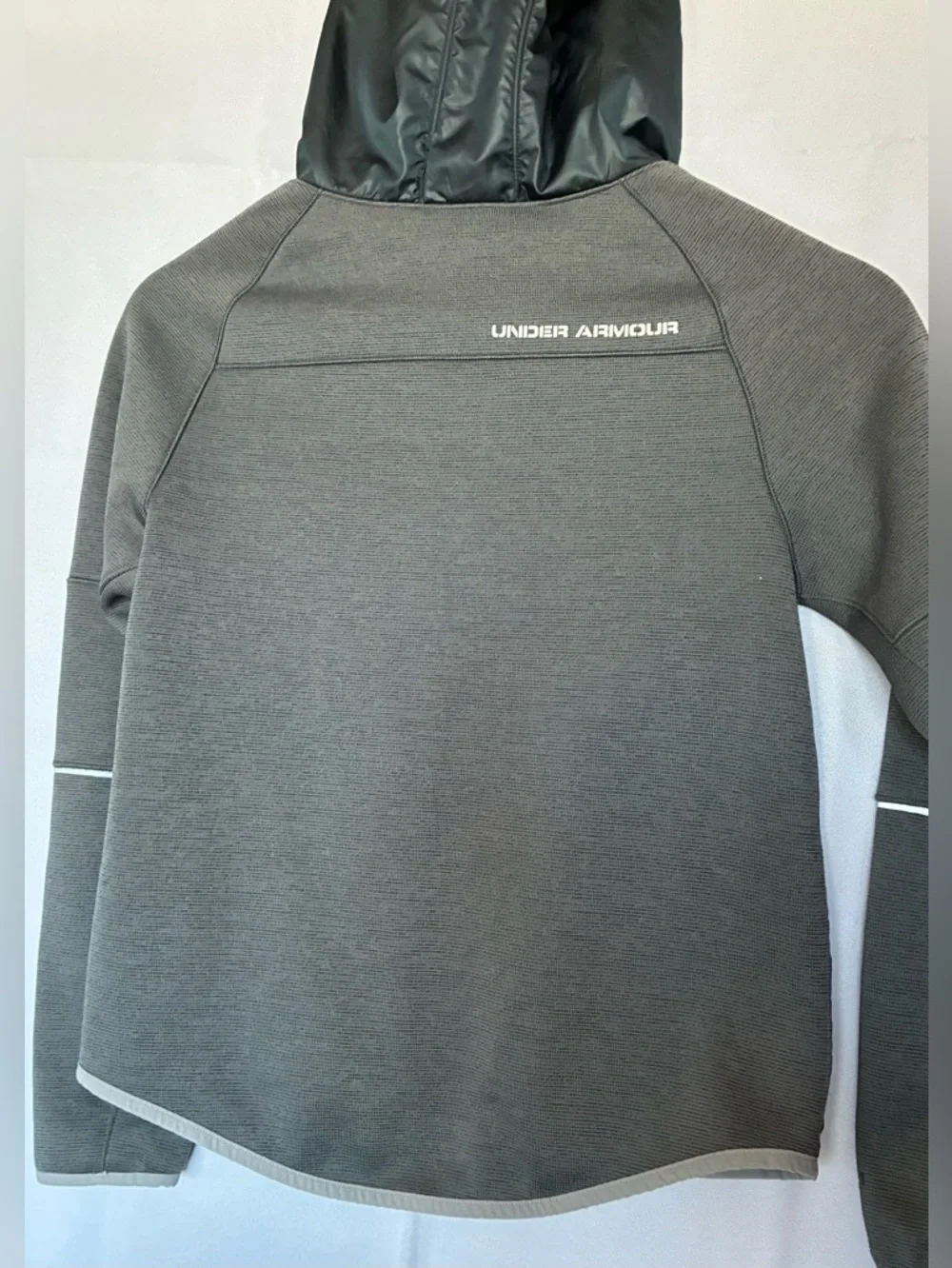 UNDER ARMOUR boys size medium jacket - Picture 3 of 7